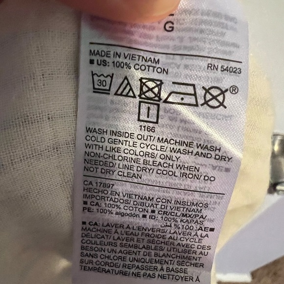 Old Navy shorts - never worn! - Picture 3 of 4